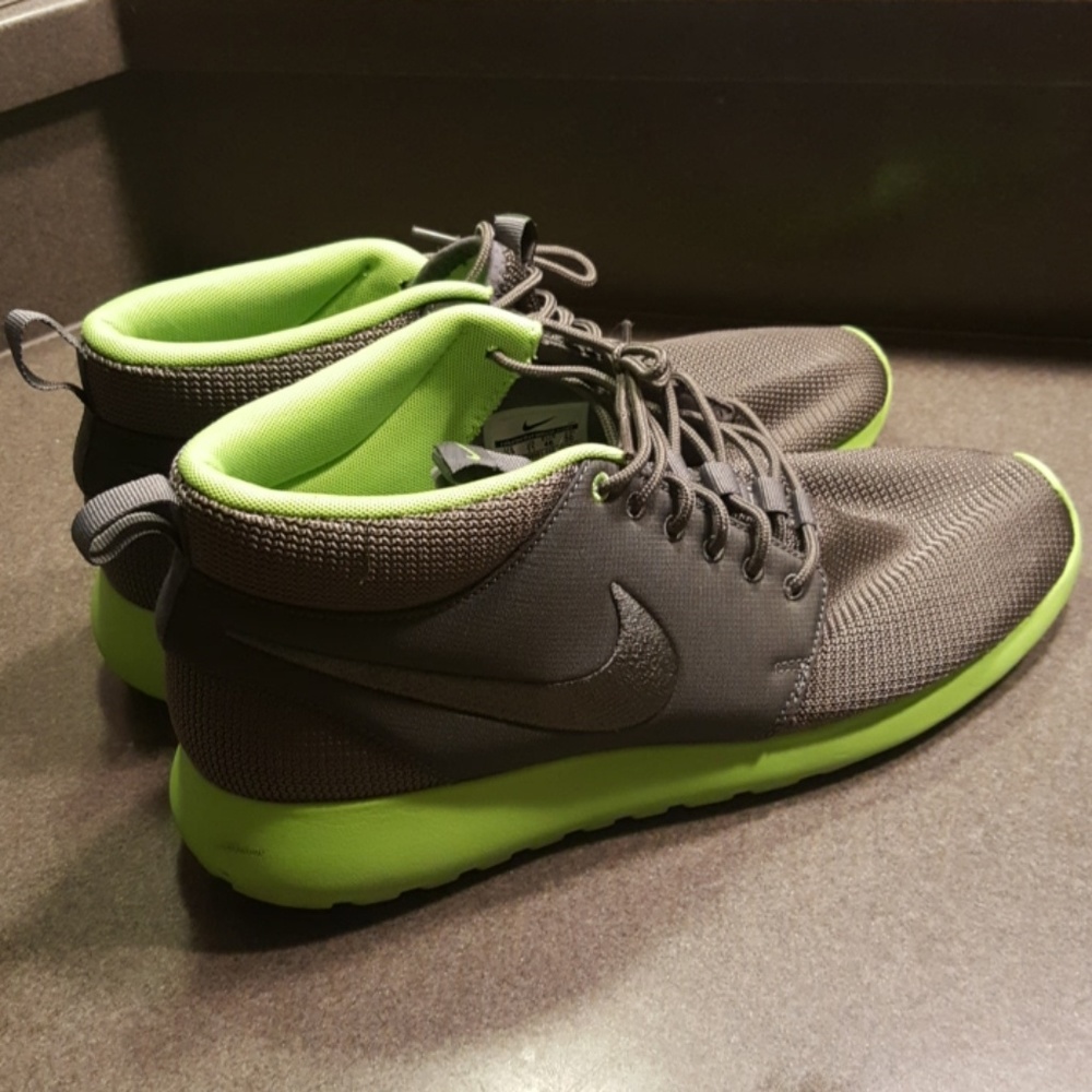 Nike Roshe Run Mid
